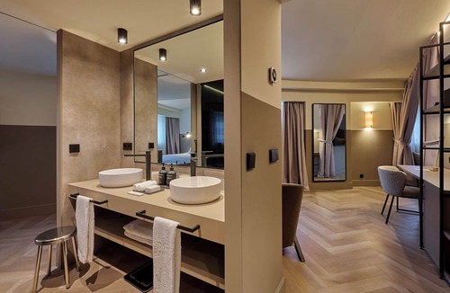 Avenida Meritxell Hotel | Casa Serras Andorra