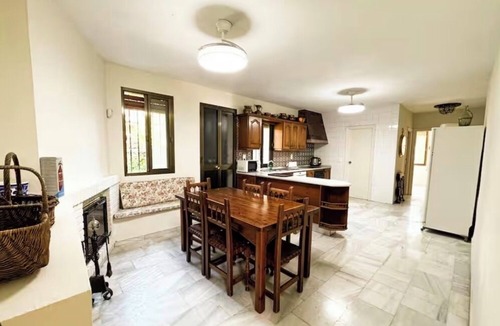 Mairena del Aljarafe Villa | Casa Sevilla -Giralda, villa with swimming pool just a few minutes from the center of Seville