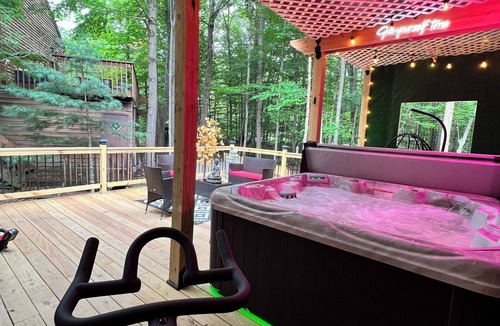 Woodridge Cottage | Casa spa House