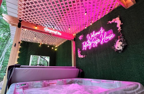 Woodridge Cottage | Casa spa House