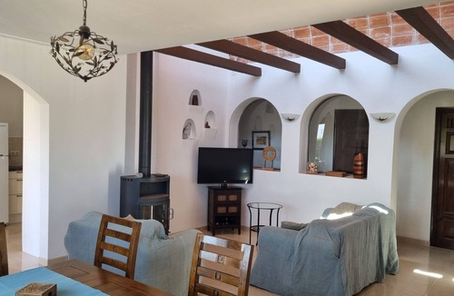 Torroella de Montgri House | Casa Sunnesching: beautiful holiday home for 6 persons with community pool