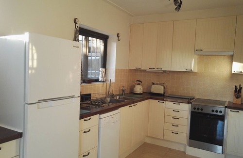 Torroella de Montgri House | Casa Sunnesching: beautiful holiday home for 6 persons with community pool