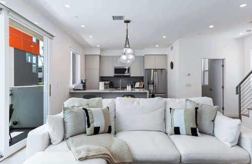 Hollywood Condo | Casa Sycamore by Oraklus