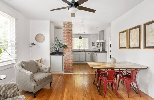 South Richmond House | Casa Terra: Pet-Friendly Eco Oasis with Gazebo
