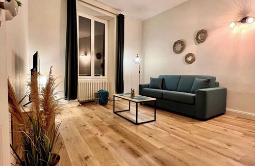 Brive-la-Gaillarde Apartment | Casa Teyssier #3 - T2 bis en Hyper Centre