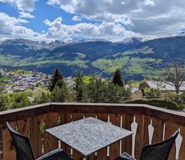 Brigels Ski Chalet | Casa Tgiet