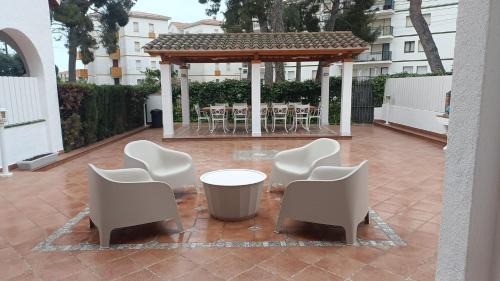 El Roc de Sant Gaieta House | Casa tranquila cerca del mar 3 dobles, 6 pax