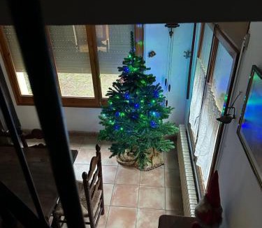 Albanya House | Casa Trianó entre montañas, río y cielo de estrellas