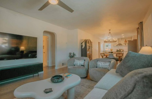 Albuquerque House | Casa Urbana+Hot Tub+Pet Friendly+No Pet Fee!