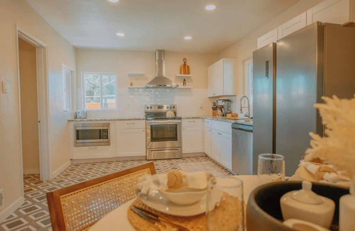 Albuquerque House | Casa Urbana+Hot Tub+Pet Friendly+No Pet Fee!