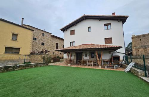 Valle de Yerri House | CASA URRA
