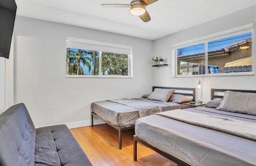 North Central Hollywood Villa | Casa Utopia Waterfront Pool 15 Min To Beach