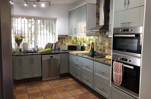 Almunecar Villa | Casa Valderrama - Beautiful Spacious Villa With Private Pool And Hot Tub.
