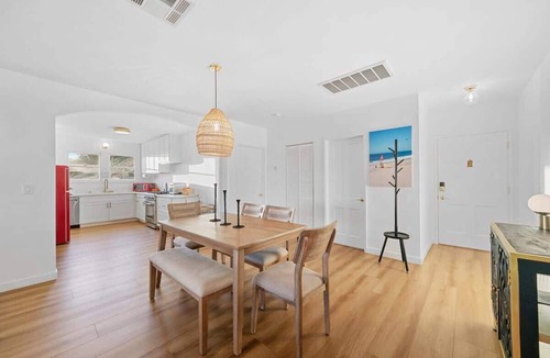 Eastern Malibu Apartment | Casa Valentina by Oraklus