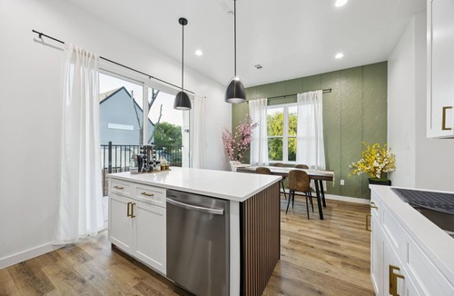 West Dallas House | Casa Verde Balcony 4 Bedrooms in Downtown Dallas.