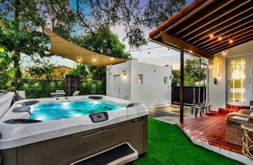 Buena Vista House | Casa Verde Design District 5BR Hot Tub