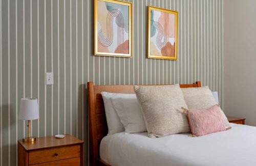 Durham House | Casa Verde, Walk to Duke & Sarah P. Gardens
