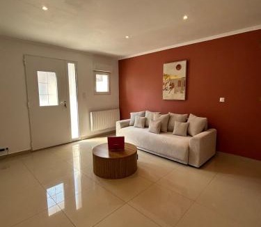 Ruelle-sur-Touvre Apartment | Casa Victoria