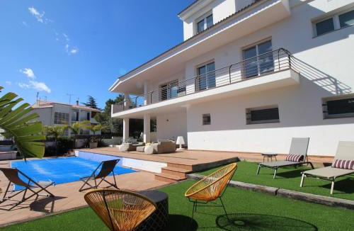 Llanca House | CASA VILAJUÏGA - Amplia casa moderna con agradable piscina privada. - ES-228-134