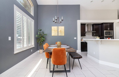 Elk Grove House | Casa Villa Nueva - Comfortable, Spacious & Refreshing