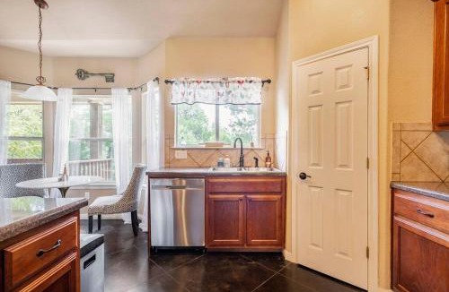 Cardinal Hills Estates House | Casa Vista Chula - Lake Travis - Hot Tub