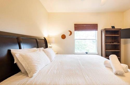 Cardinal Hills Estates House | Casa Vista Chula - Lake Travis - Hot Tub