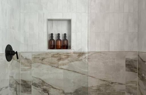 Northwest Dallas House | Casa Wabi on Park Lane in Dallas + 2 King Beds