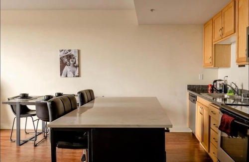 Southwest Berkeley Apartment | Casablanca