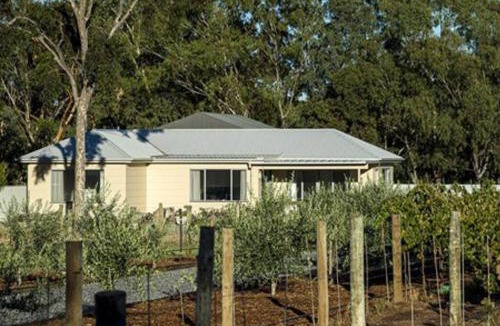 Nuriootpa House | CASALE COTTAGE Barossa Valley