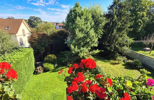 Le Vesinet Apartment | Casalionel: Peace and quiet 25 minutes from Paris