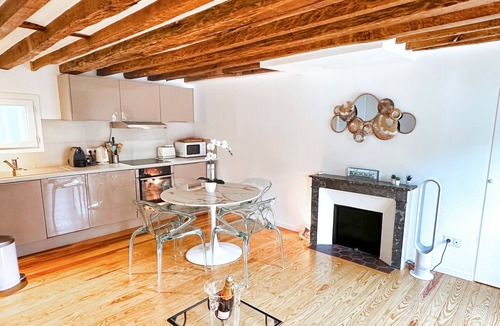 Les Halles Apartment | Casalionelparis : Charming 1820s Flat w/Elevator & Queen bed, near the Louvre