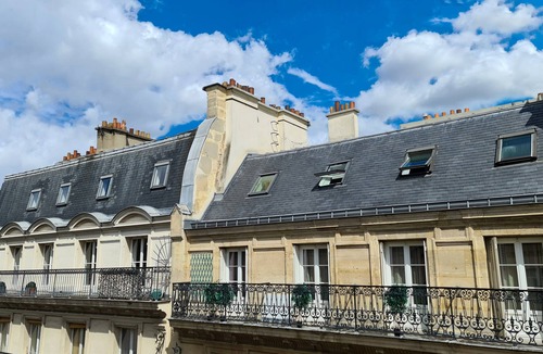Les Halles Apartment | Casalionelparis : Charming 1820s Flat w/Elevator & Queen bed, near the Louvre
