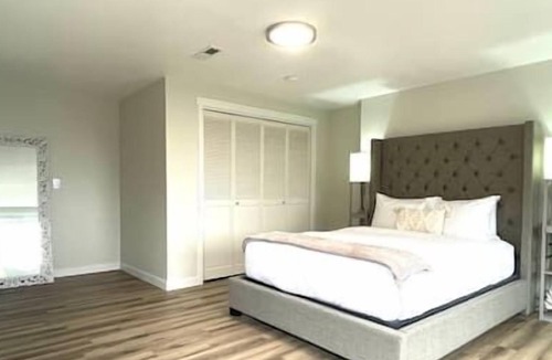 Manchester House | Casanora Sonida - Waterfront Home