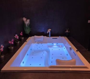 Chatonnay Apartment | Casanova's Home Love