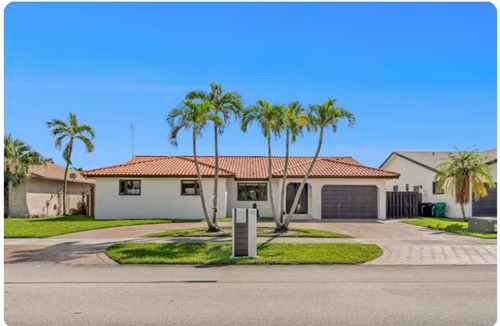 Tamiami House | CASANOVAS PLACE