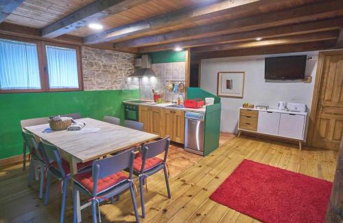 Gracionepel House | Casapirineos (Apartamentos)