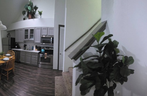 Braeswood Place Apartment | CASAS CONFORTABLES #1