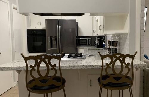 Baytown House | CasaVine@Baytown, E. Houston Getaway!