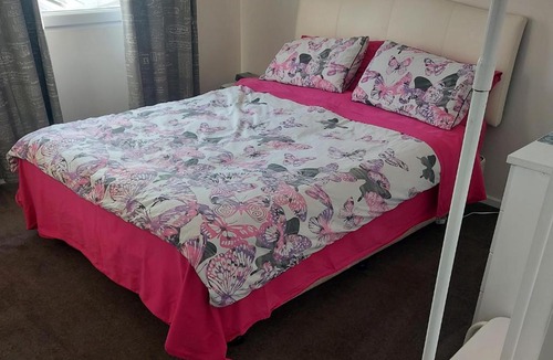 Noarlunga Downs Apartment | Cascabelbnb Private 2BR apartment