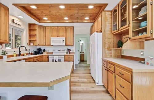 Cascade Cabin | Cascade Cabin Mountain Getaway with Private Beach