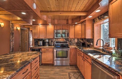 Cascade Cabin | Cascade Cabin w/Mountain View & River Access