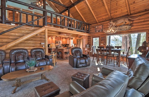 Cascade Cabin | Cascade Cabin w/Mountain View & River Access