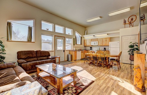 Cascade Hotel | Cascade Lake Inn