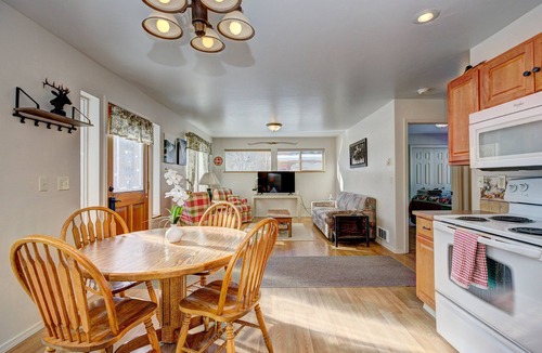 Cascade Hotel | Cascade Lake Inn