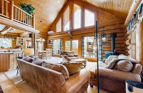 Cascade House | Cascade Lakeview Log Cabin