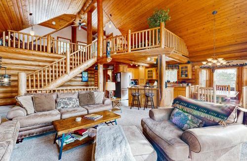 Cascade House | Cascade Lakeview Log Cabin