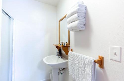 Oakridge Hotel | Cascade Motel