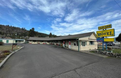 Oakridge Hotel | Cascade Motel