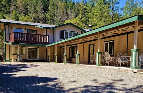 Grants Pass Cabin | Cascade Mountain Ranch