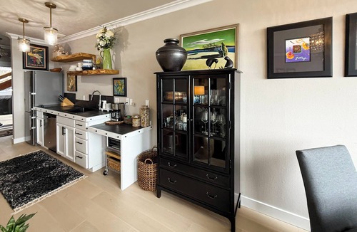 Langley Apartment | Cascade Mtn & Water Views! Couples Getaway